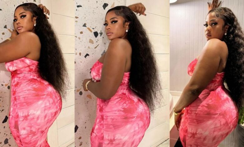 “What can the Odogwu Do Inside?”- Beautiful lady throws a viral questions at her fans as she dazzles in new video (Watch)